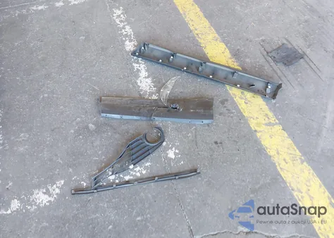 2021 Toyota Venza Limited z USA, uszkodzony, nr VIN JTEAAAAH8MJ010928